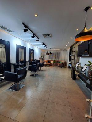 Salon for sale in Al Shaab 